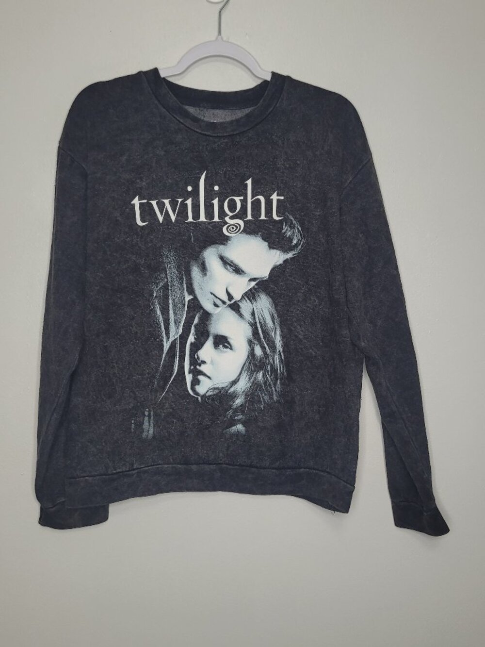 Twilight Bella and Edward gray crewneck vampire sweatshirt size small